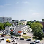 Wrzeciono 12 - Piekny Apartament Obok Szpitala Bielanskiego Oraz Awf, Bezplatna Strefa Parkowania - 400M Do Stacji Metra - Good Apartments