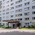 Wrzeciono 12 - Piekny Apartament Obok Szpitala Bielanskiego Oraz Awf, Bezplatna Strefa Parkowania - 400M Do Stacji Metra - Good Apartments