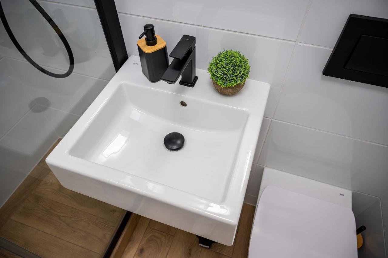 Good Apartments: Modern Near Bielański Hospital And Awf Apartment
